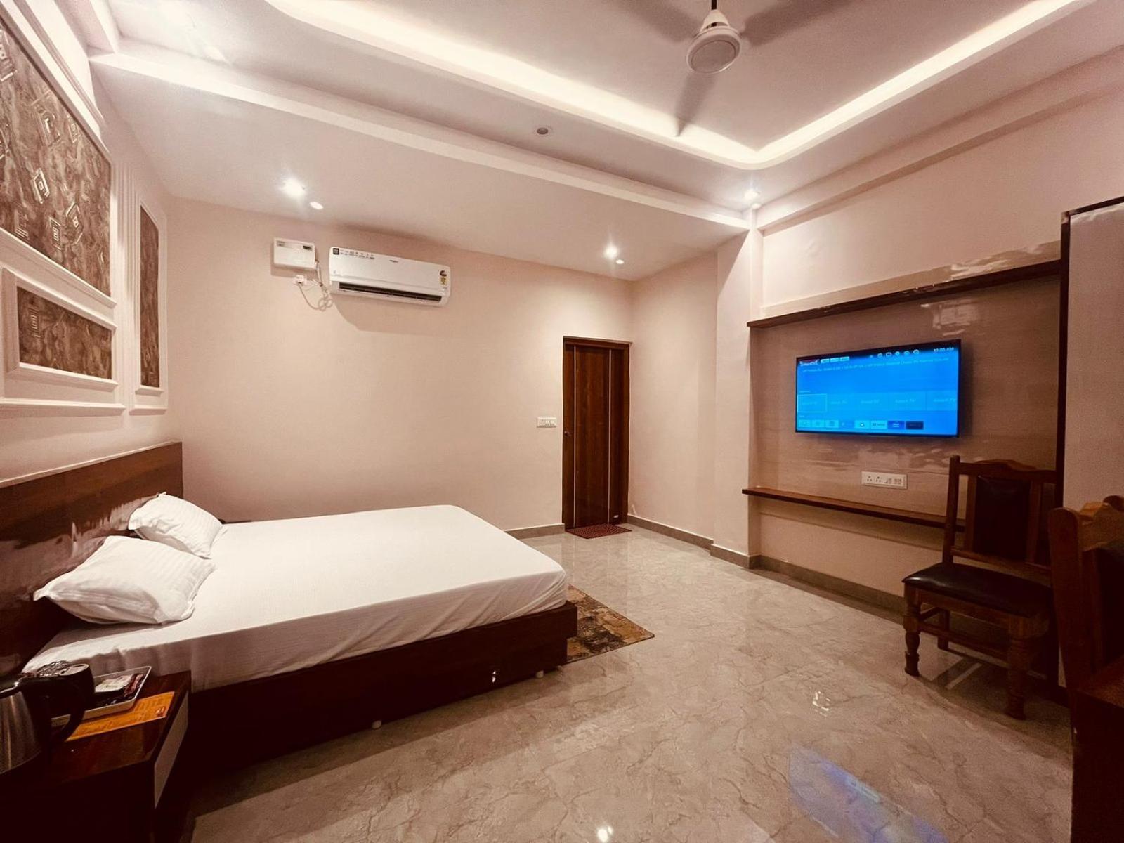 Hotel Ram Anandam Inn Faizābād Exterior foto