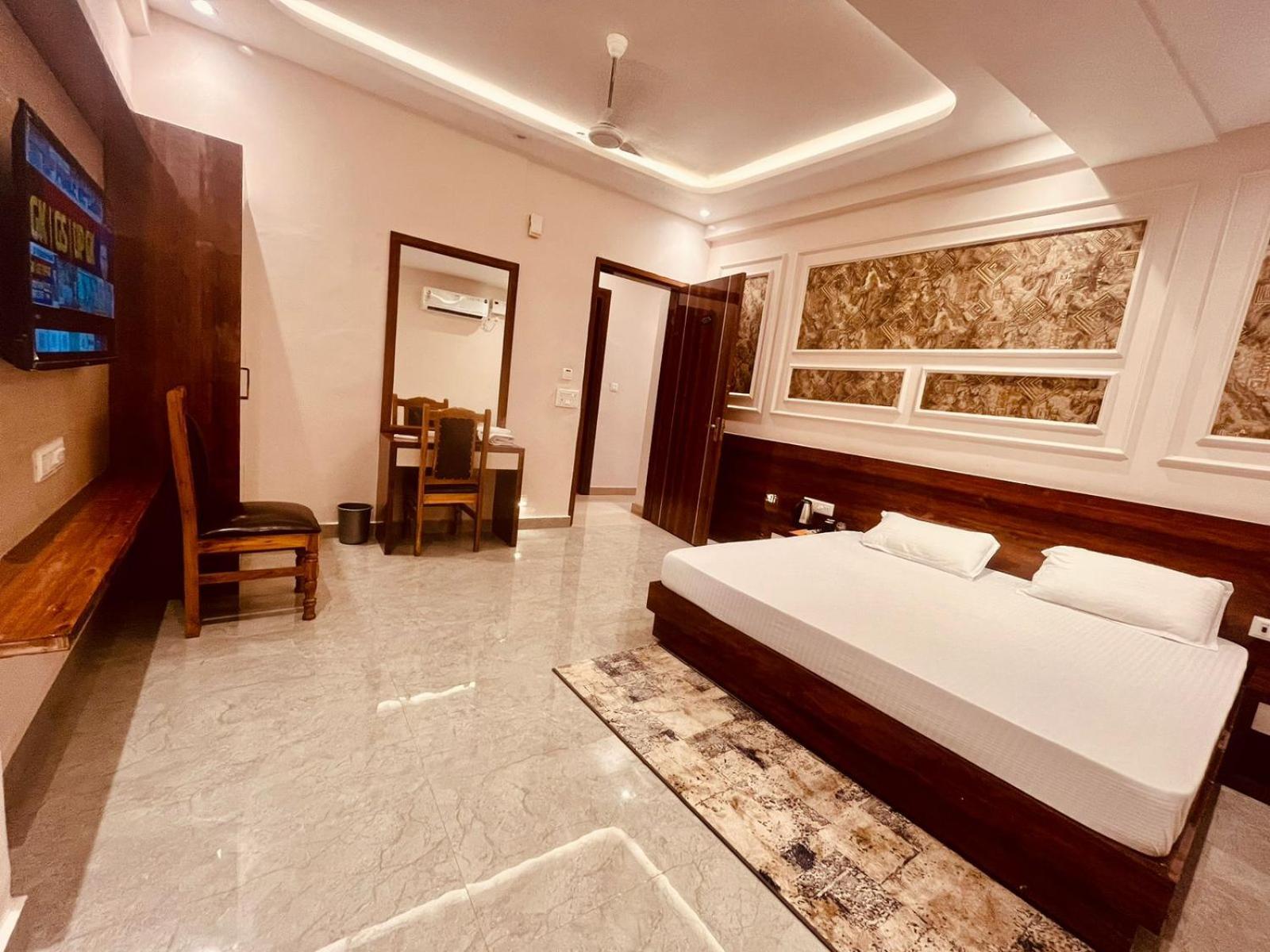 Hotel Ram Anandam Inn Faizābād Exterior foto