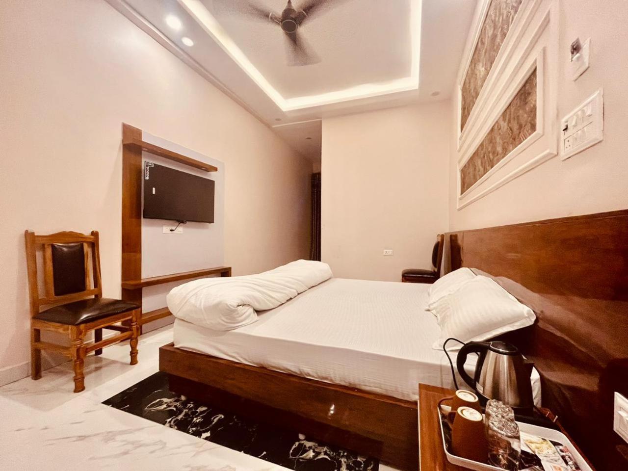 Hotel Ram Anandam Inn Faizābād Exterior foto